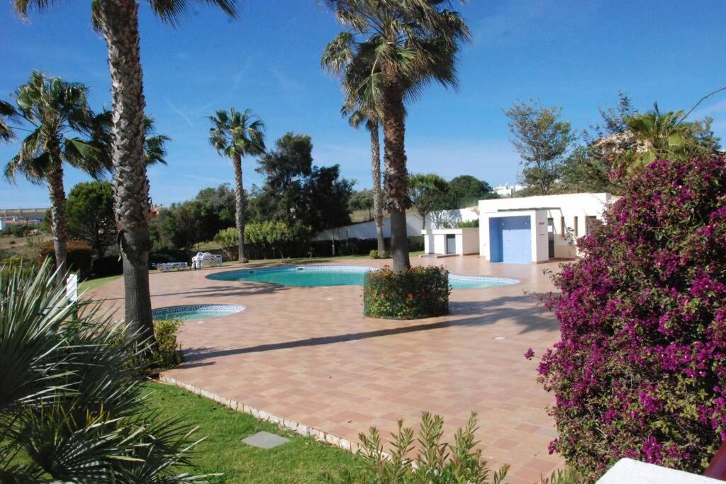 Great 2 Bedroom Apartment With Communal Pool Lagos Esterno foto